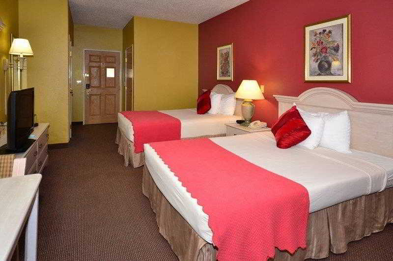 Clive Best Western Plus Des Moines West Inn & Suites חדר תמונה