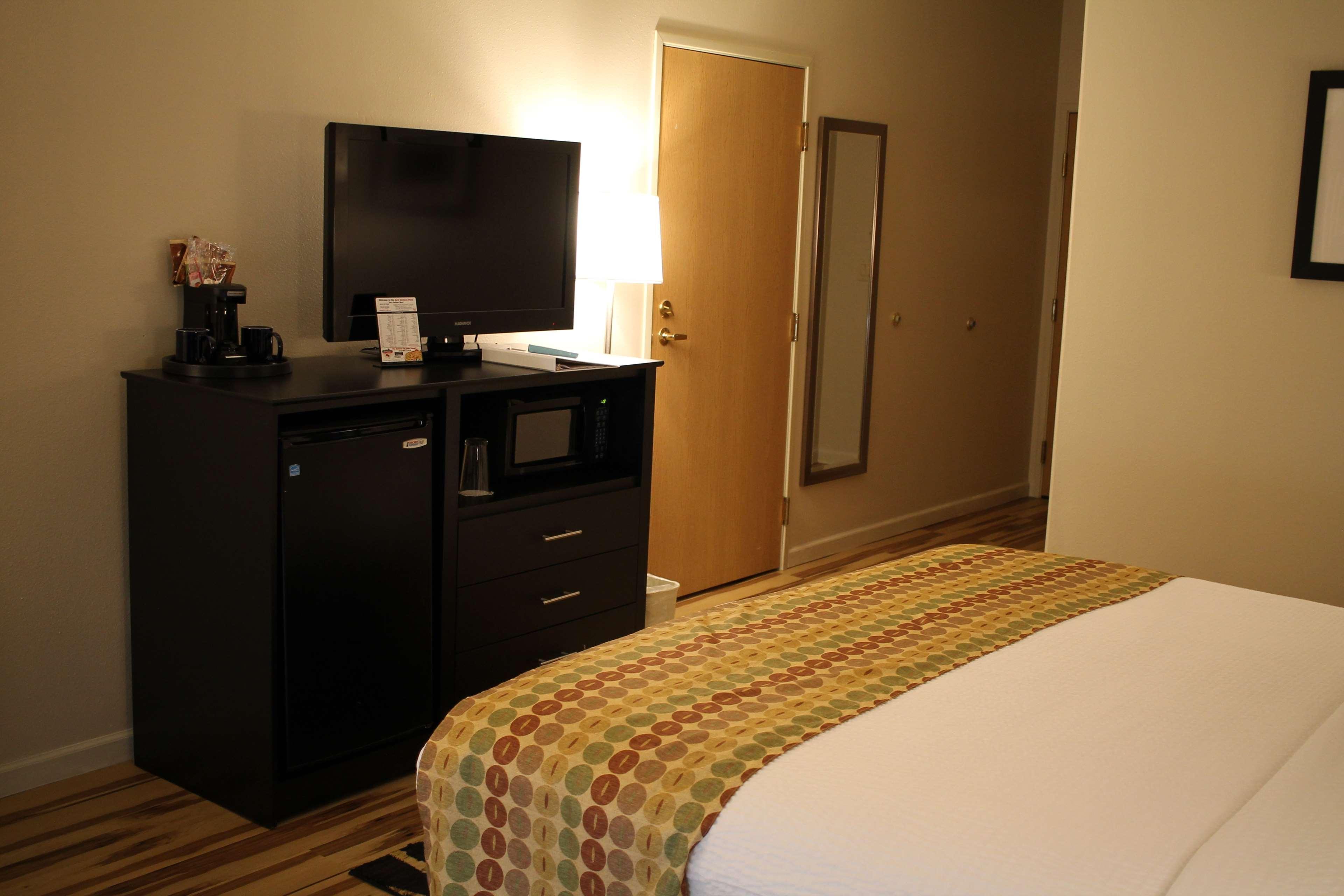 Clive Best Western Plus Des Moines West Inn & Suites מראה חיצוני תמונה