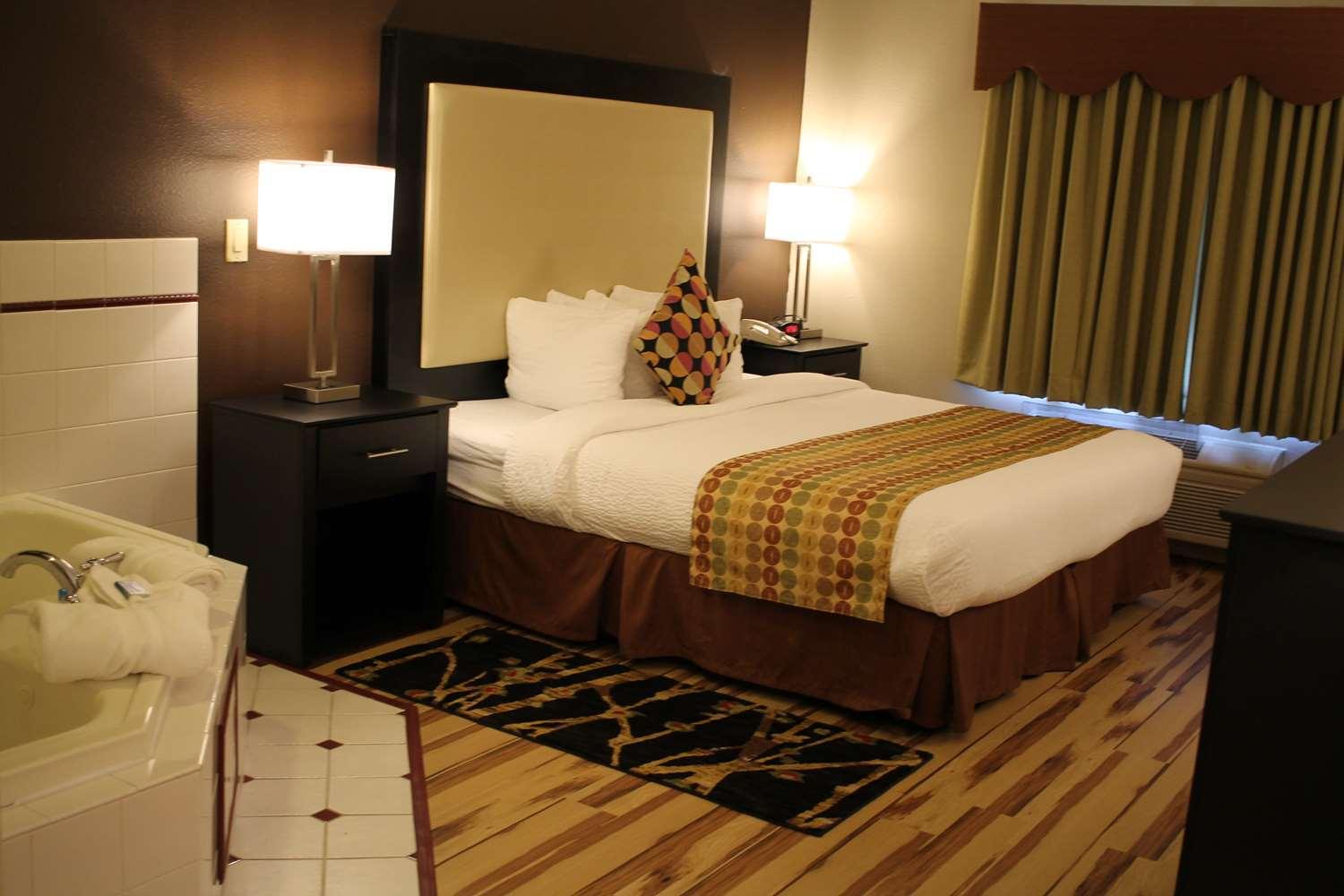 Clive Best Western Plus Des Moines West Inn & Suites מראה חיצוני תמונה