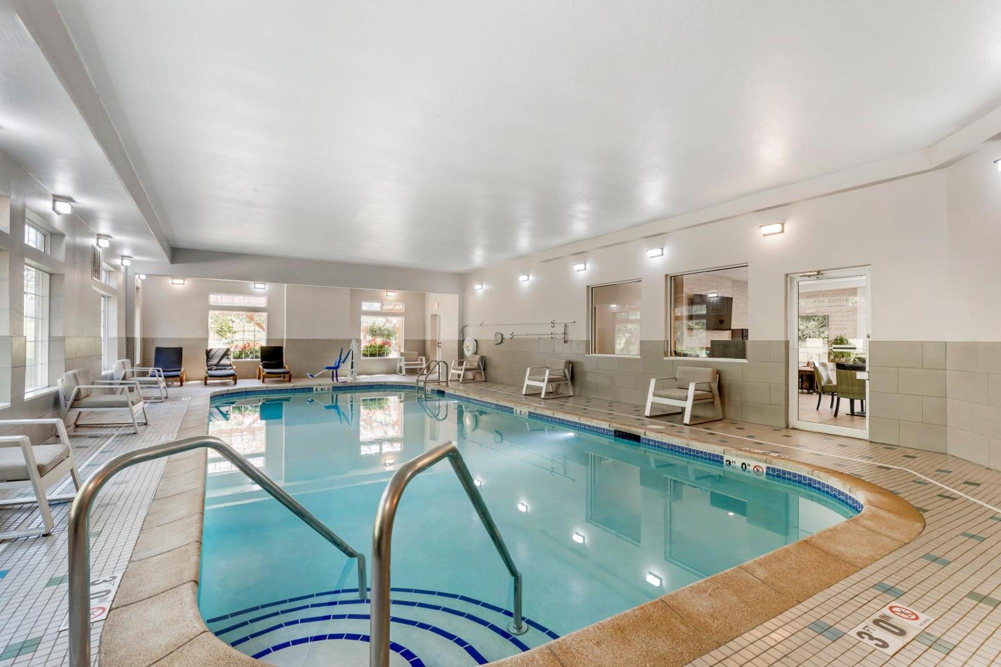 Clive Best Western Plus Des Moines West Inn & Suites מראה חיצוני תמונה
