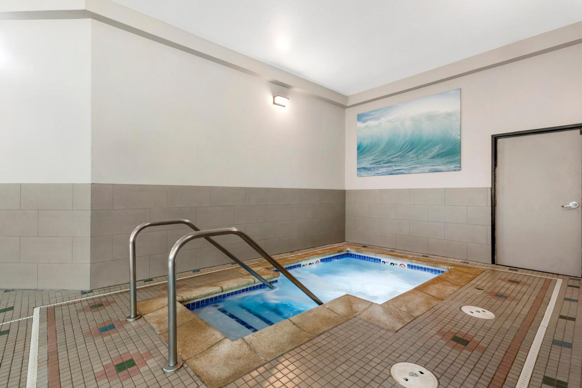 Clive Best Western Plus Des Moines West Inn & Suites מראה חיצוני תמונה