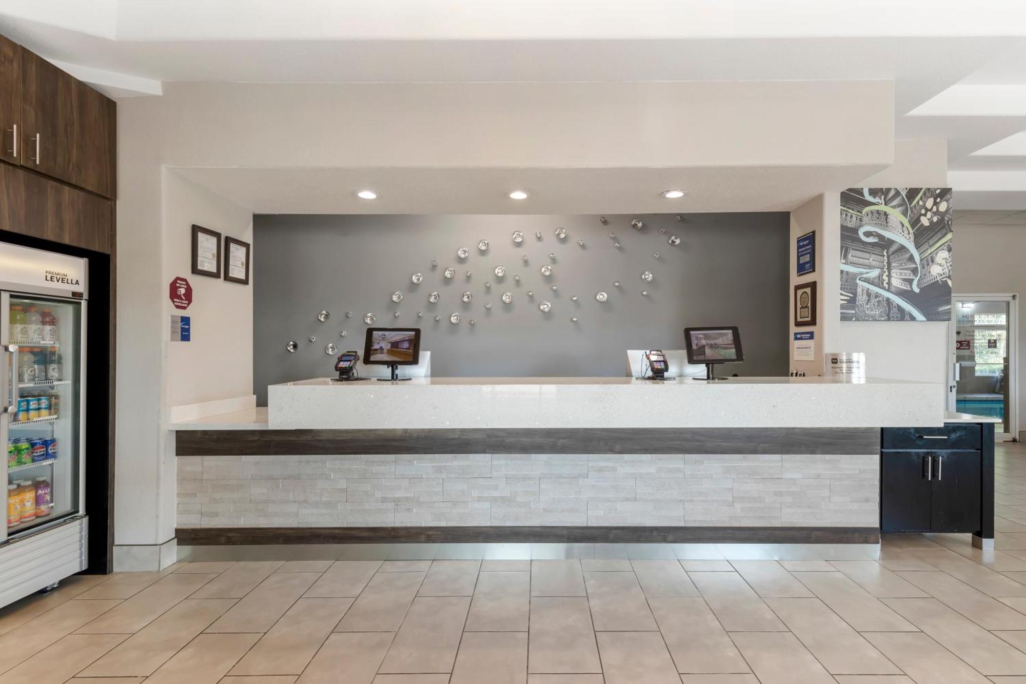 Clive Best Western Plus Des Moines West Inn & Suites מראה חיצוני תמונה