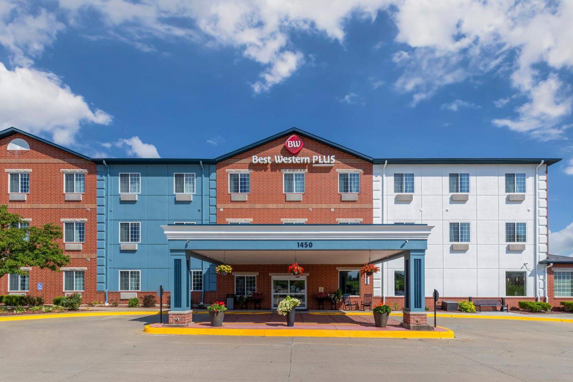 Clive Best Western Plus Des Moines West Inn & Suites מראה חיצוני תמונה