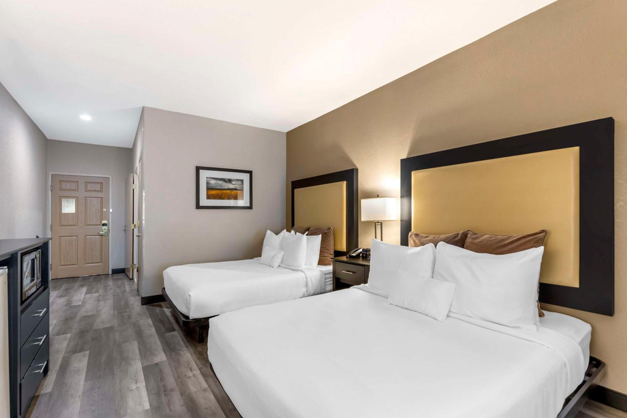 Clive Best Western Plus Des Moines West Inn & Suites מראה חיצוני תמונה
