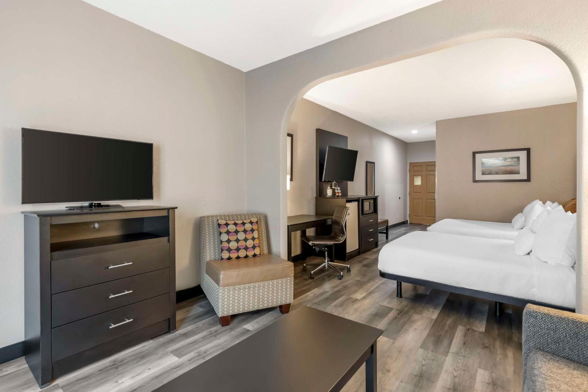 Clive Best Western Plus Des Moines West Inn & Suites מראה חיצוני תמונה