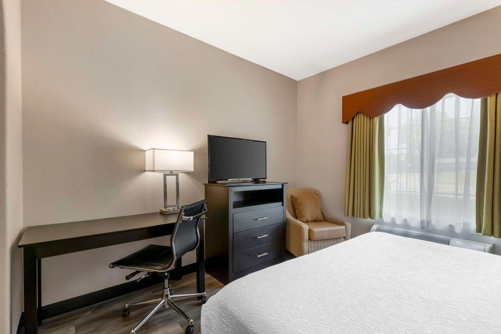 Clive Best Western Plus Des Moines West Inn & Suites מראה חיצוני תמונה