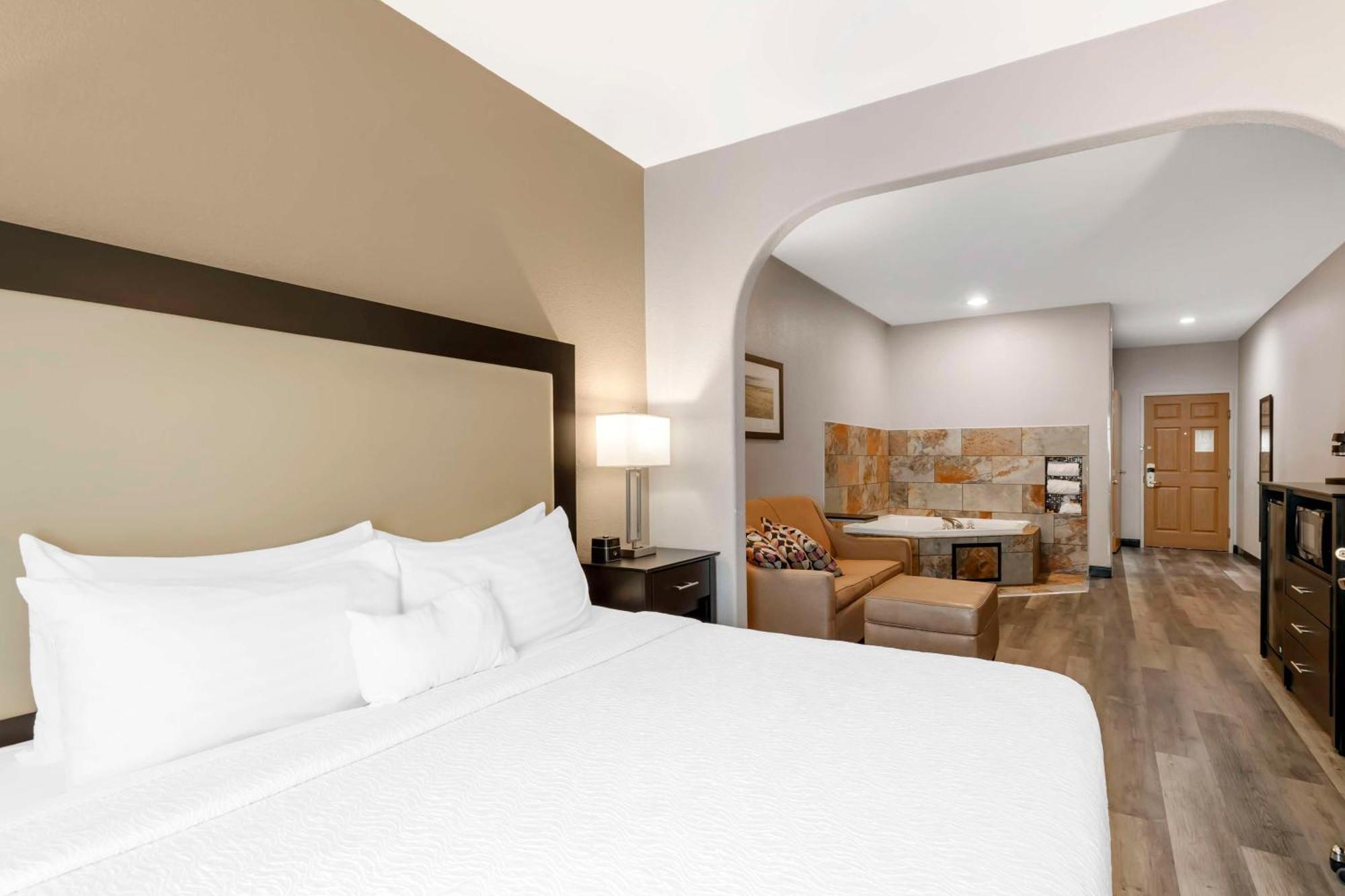 Clive Best Western Plus Des Moines West Inn & Suites מראה חיצוני תמונה