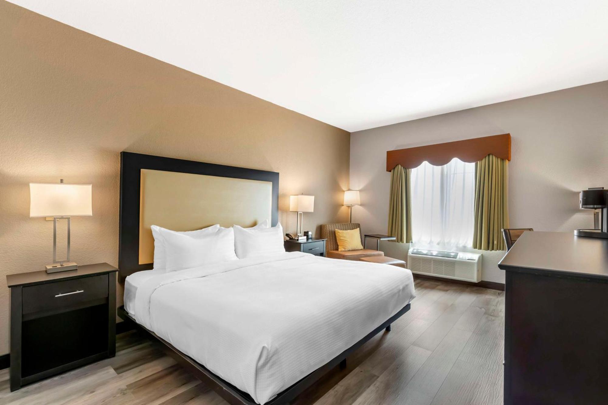 Clive Best Western Plus Des Moines West Inn & Suites מראה חיצוני תמונה
