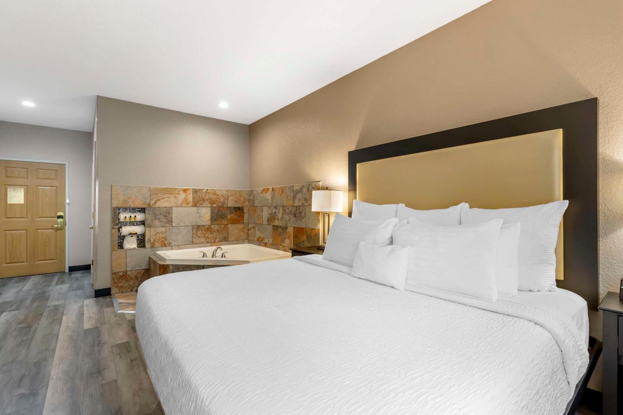 Clive Best Western Plus Des Moines West Inn & Suites מראה חיצוני תמונה