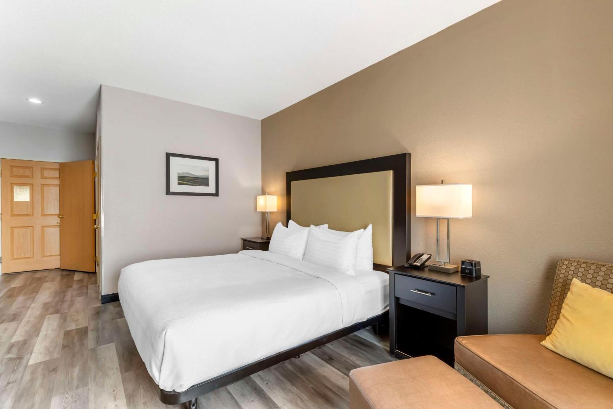 Clive Best Western Plus Des Moines West Inn & Suites מראה חיצוני תמונה