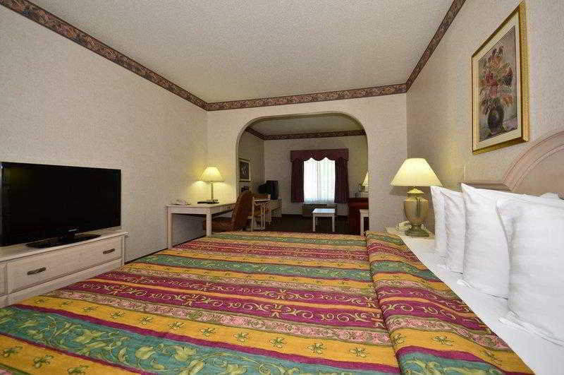 Clive Best Western Plus Des Moines West Inn & Suites מראה חיצוני תמונה