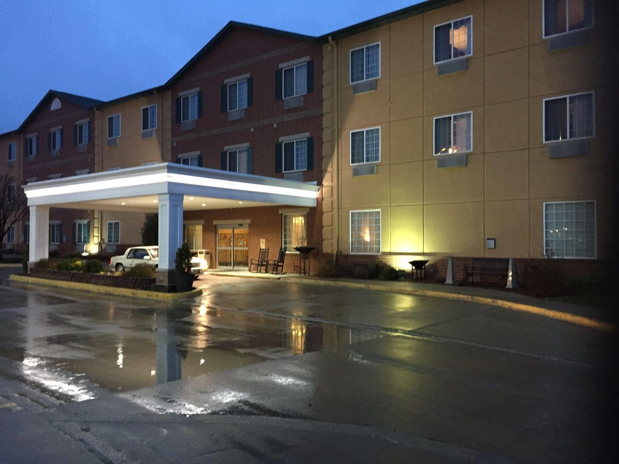 Clive Best Western Plus Des Moines West Inn & Suites מראה חיצוני תמונה