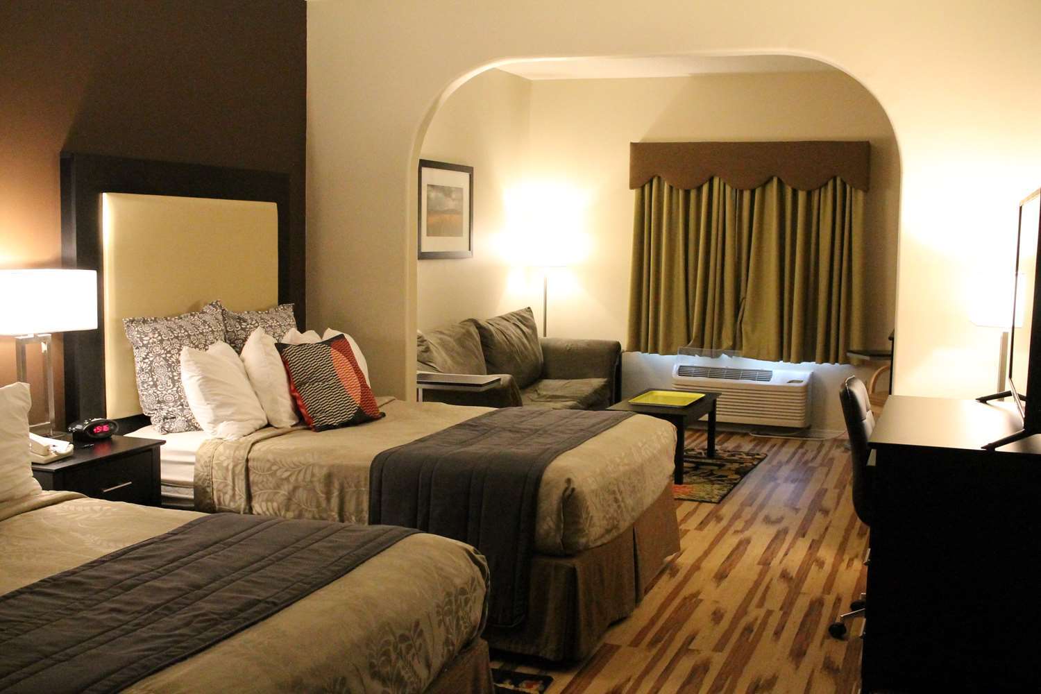 Clive Best Western Plus Des Moines West Inn & Suites מראה חיצוני תמונה